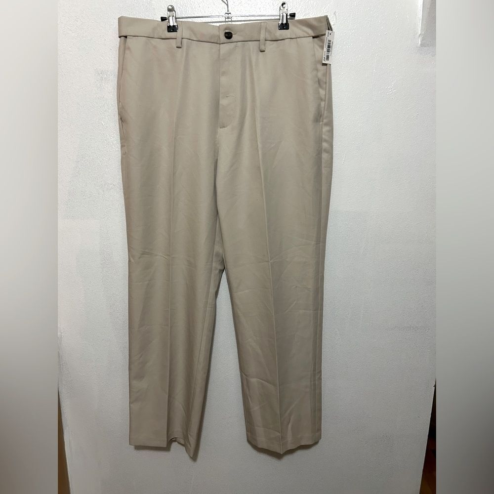 NWT Amazon Essentials Men's Casual Stretch khaki Pant size 36 X 30